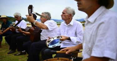 Grupo Fandango Caiçara se apresenta às 14 horas