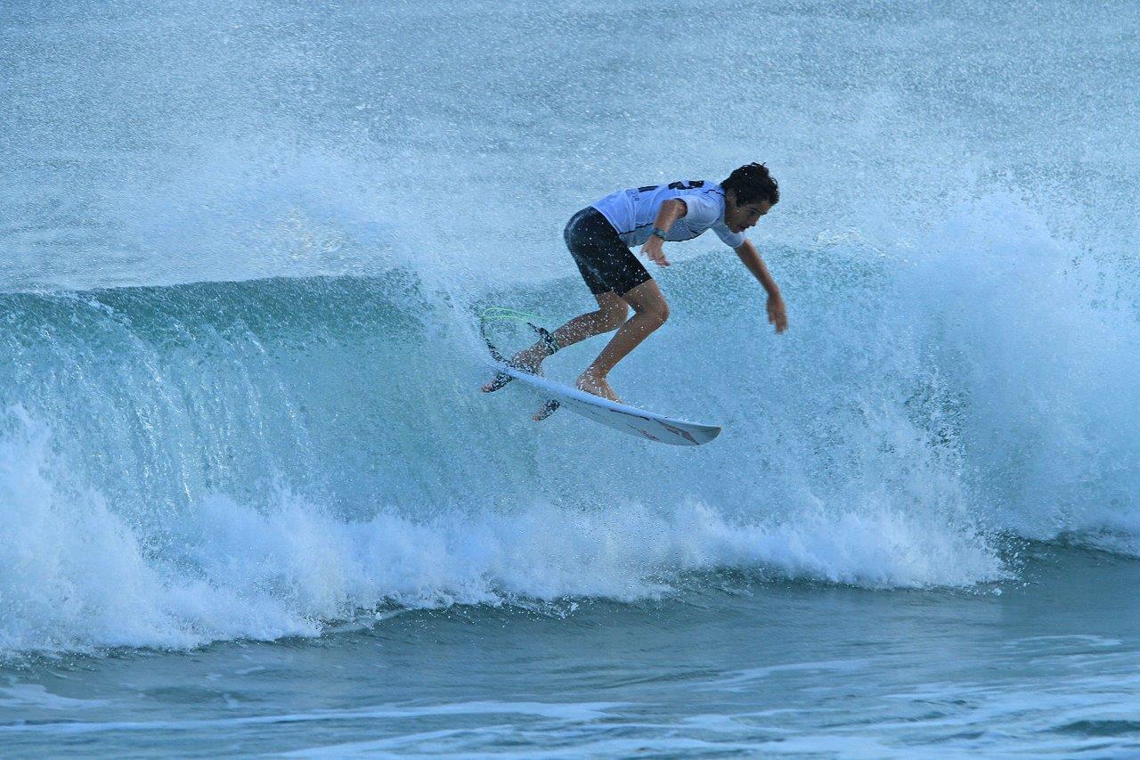 Diego Aguiar Hang Loose Surf Attack Maresias Foto Munir El Hage1 Tamoios News