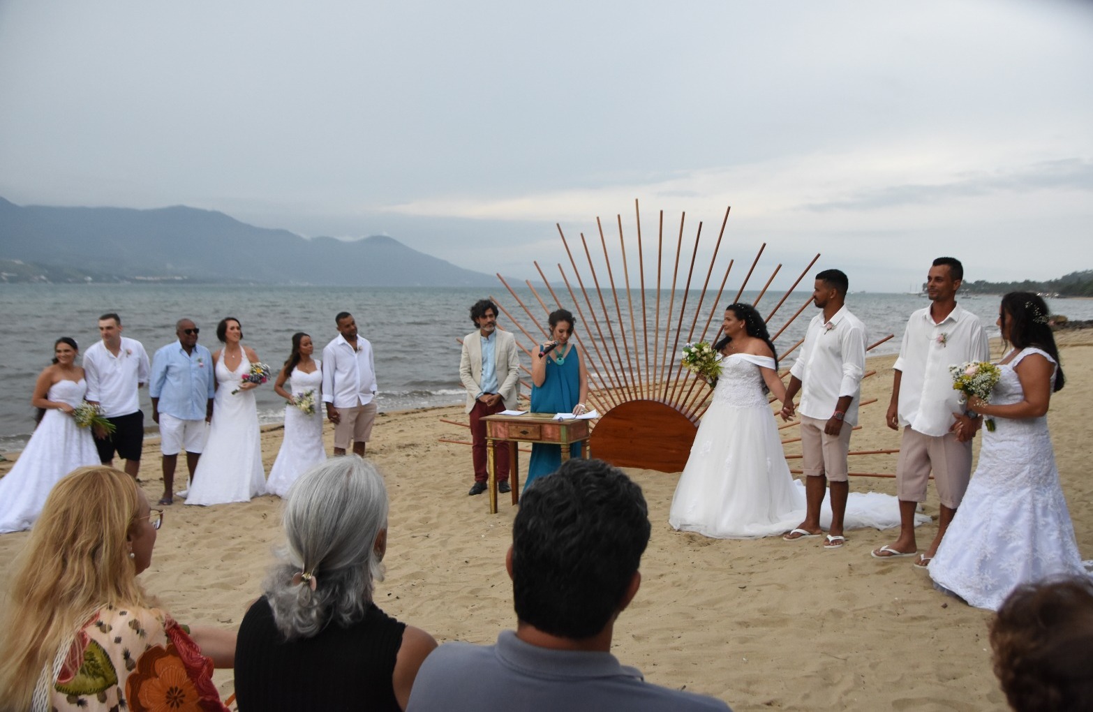 Cidade de Ubatuba ganha associação de casamentos na praia – Tamoios News